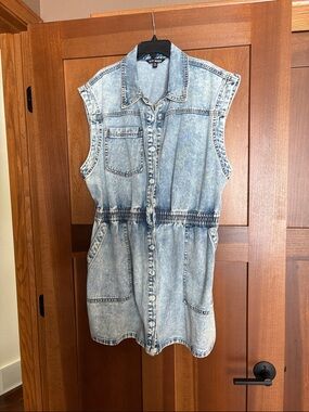 NWOT Steve Madden Light Wash Denim Dress